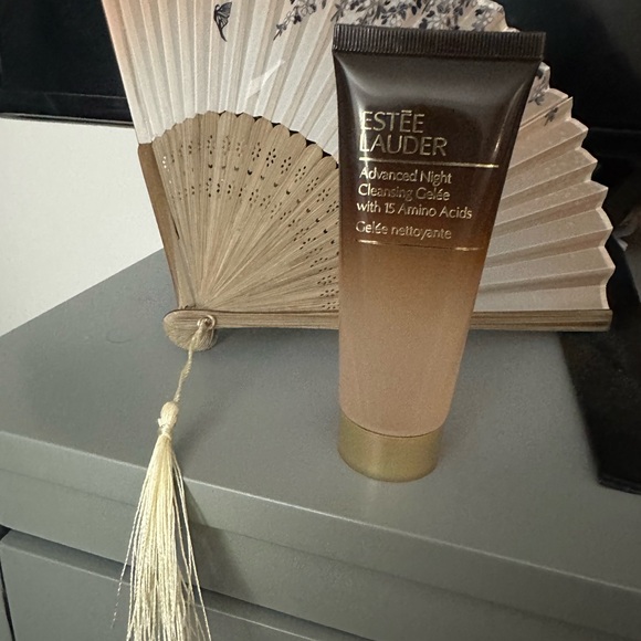 Estée Lauder Advanced Night Cleansing Gelée - Picture 3 of 4